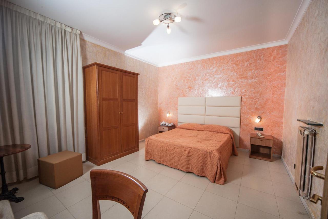 Hotel Cesare 14 나폴리 외부 사진