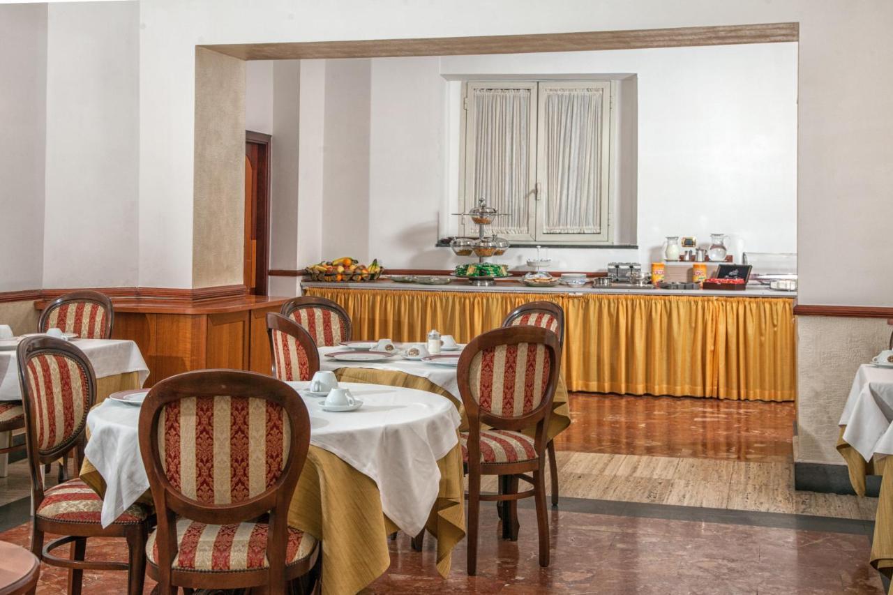 Hotel Cesare 14 나폴리 외부 사진