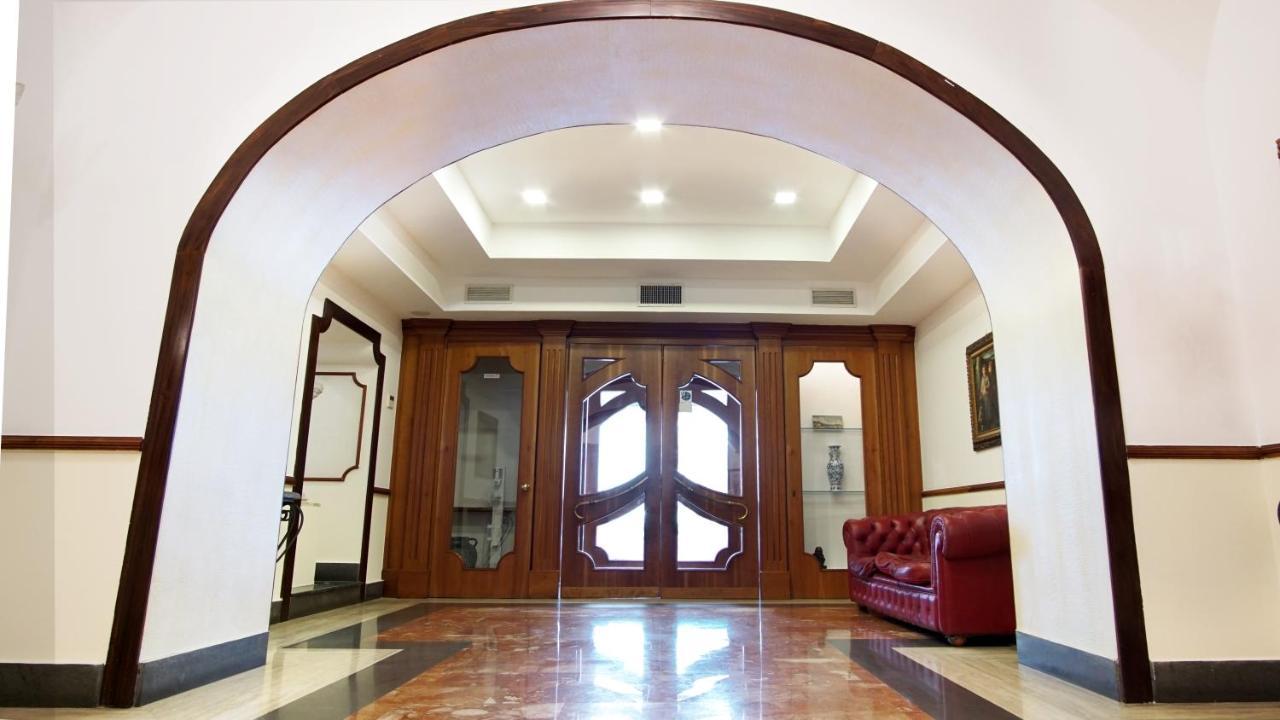 Hotel Cesare 14 나폴리 외부 사진