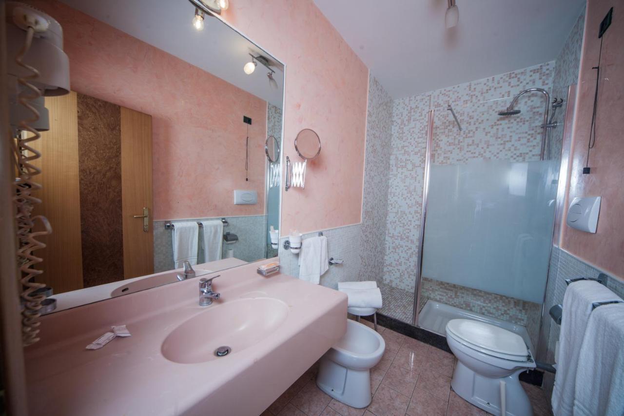 Hotel Cesare 14 나폴리 외부 사진