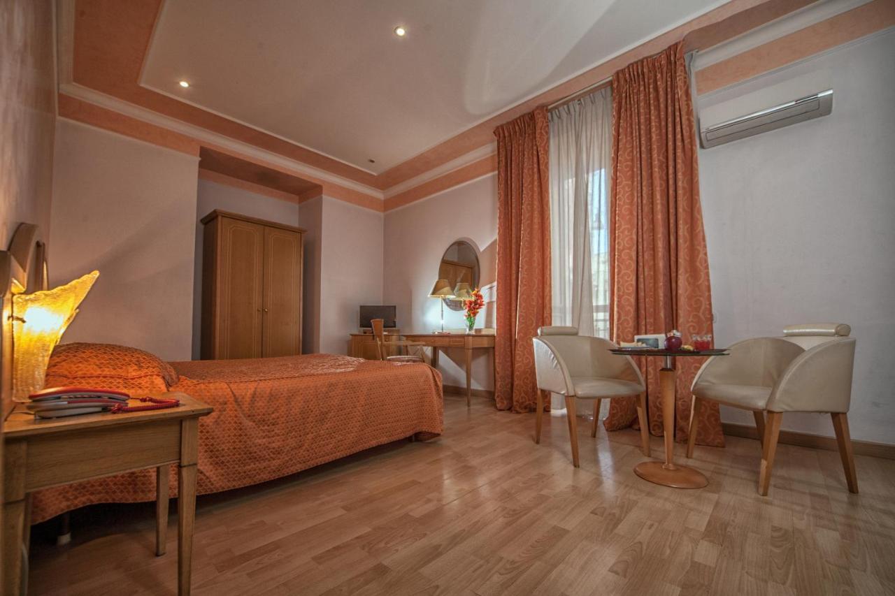 Hotel Cesare 14 나폴리 외부 사진